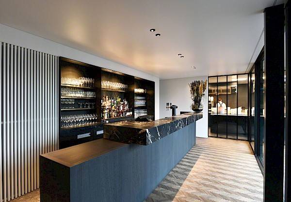 akoestisch spanplafond bar met micro-perforaties 